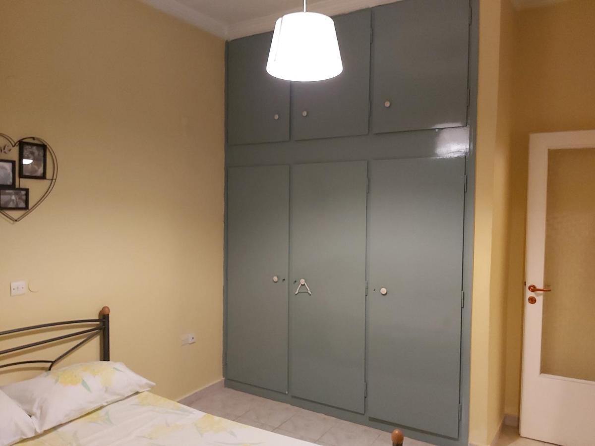 Apartment Getaway In Sparti Bagian luar foto