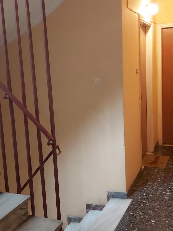 Apartment Getaway In Sparti Bagian luar foto