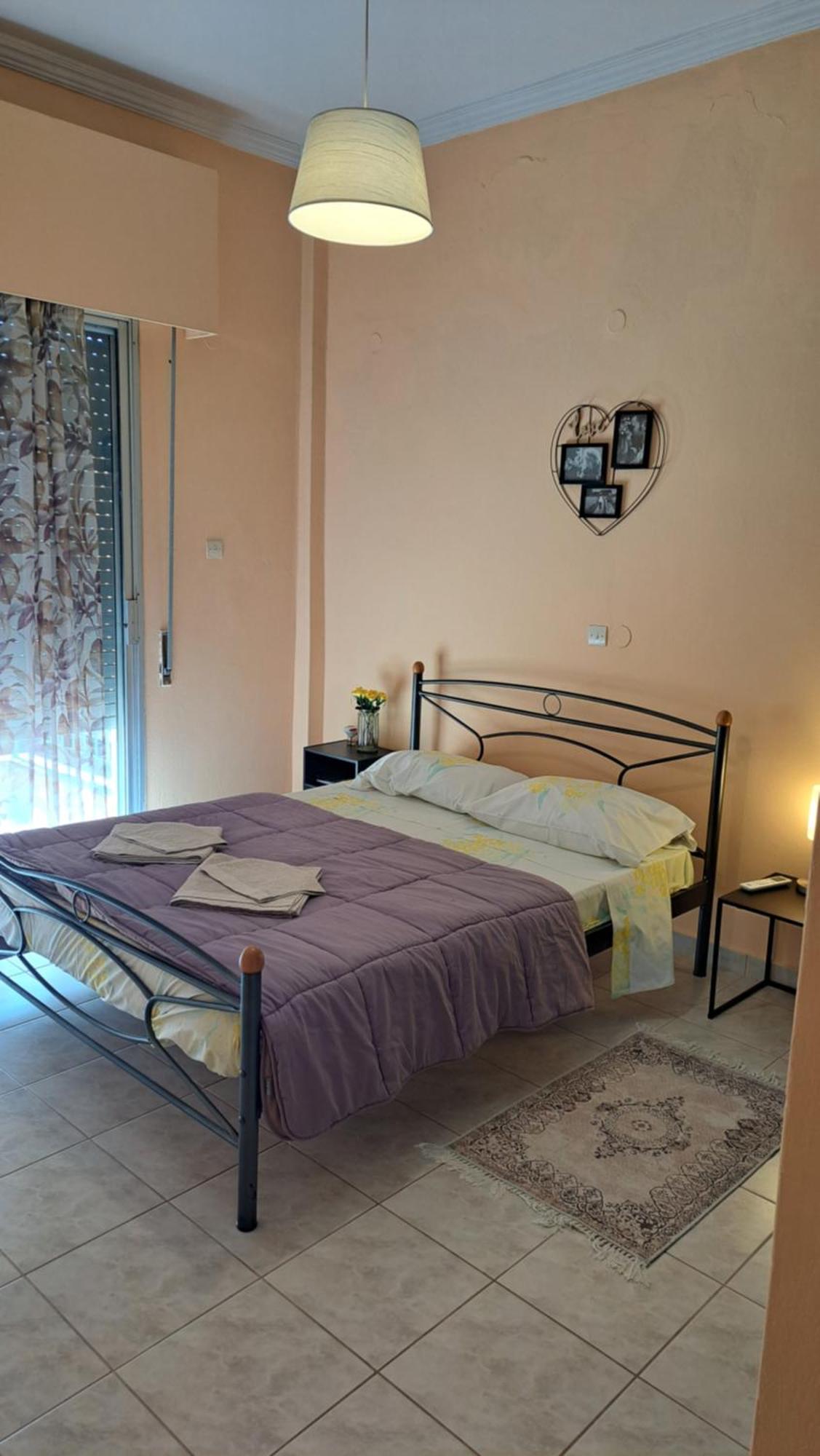 Apartment Getaway In Sparti Bagian luar foto